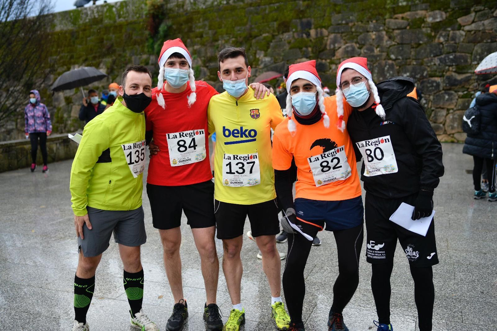No faltaron los disfraces en la San Silvestre de este año (XESÚS FARIÑAS).