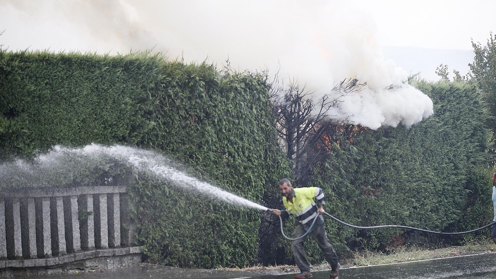Galería | El fuego rodea Ourense