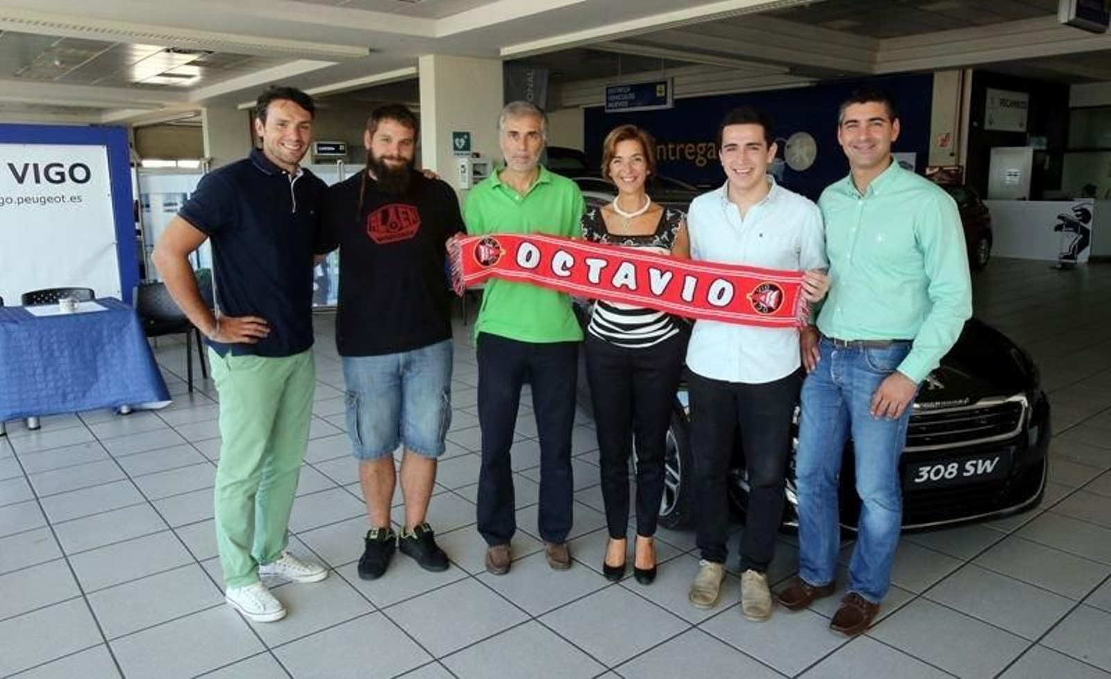 Salazar y Corcera, presentados ayer en Peugeot Mosa Vigo