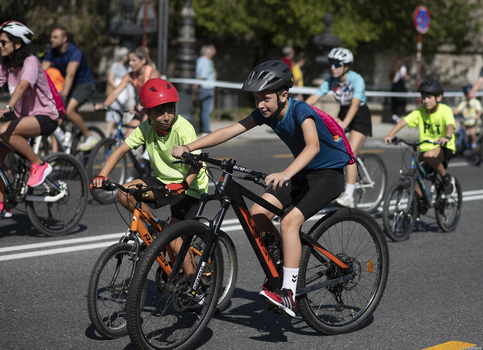 Galería | Ourense disfruta de un Día da Bici con sol, ambiente familiar y regalos