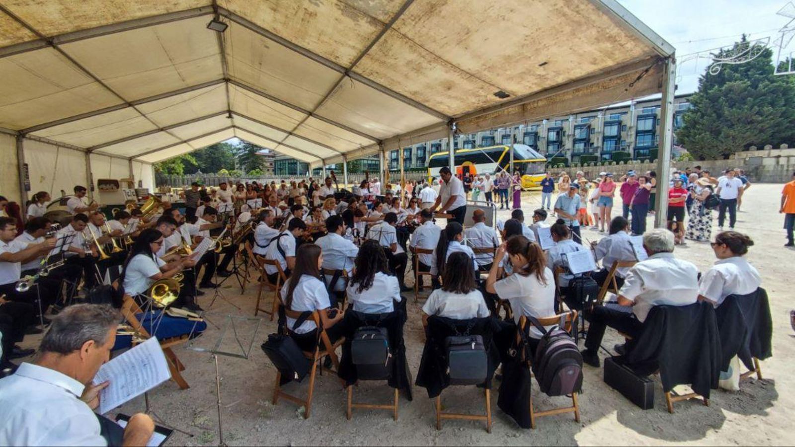 Actuación de la banda de música en Alcabre