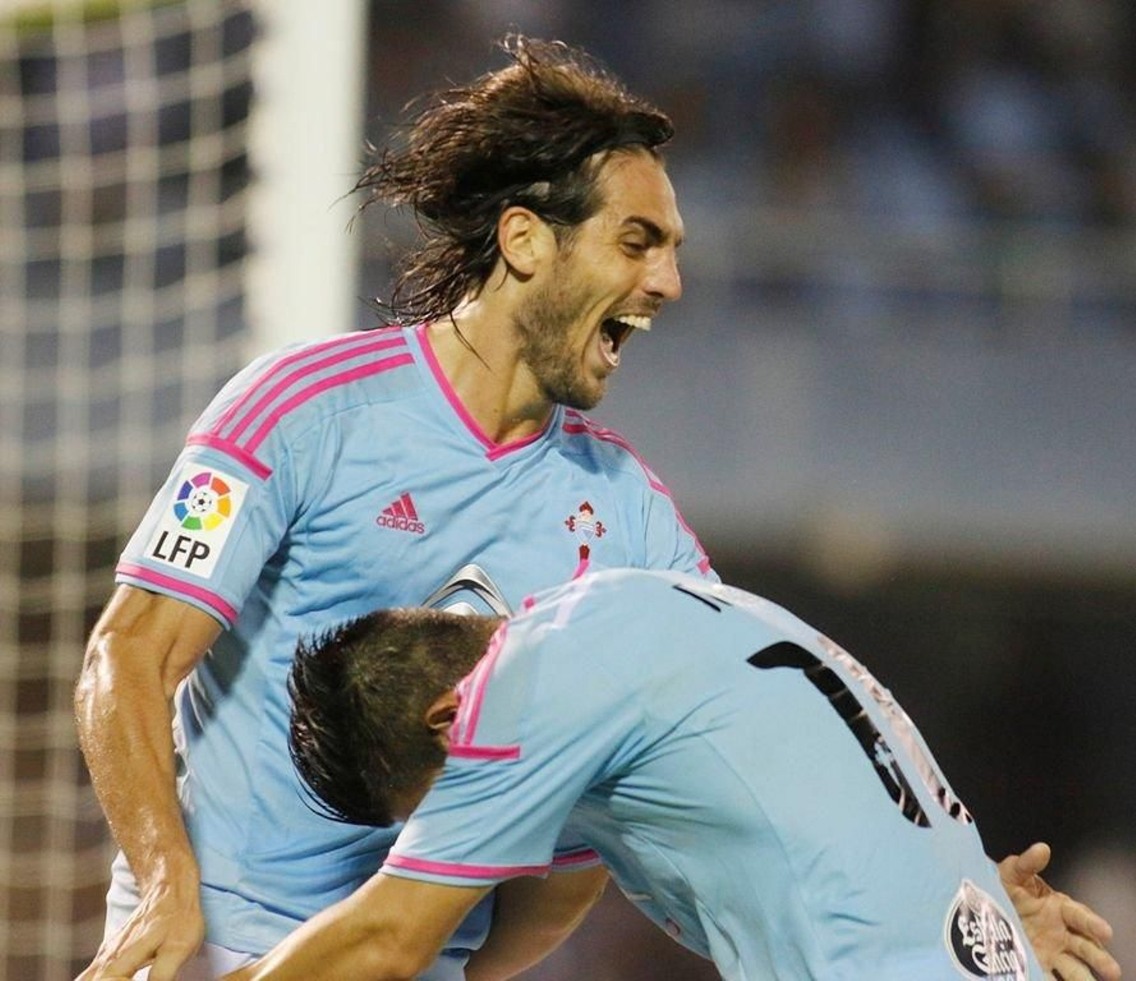 El celtismo todavía no sabe cómo celebra los goles Joaquín Larrivey lejos de Balaídos. Porque las seis dianas que acumula en las nueve primeras jornadas las marcó únicamente en cinco partidos, concretamente los que jugó en el estadio vigués.