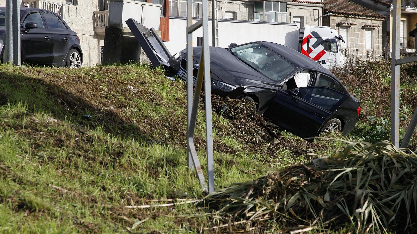 Un ángulo del estado de uno de los vehículos implicados