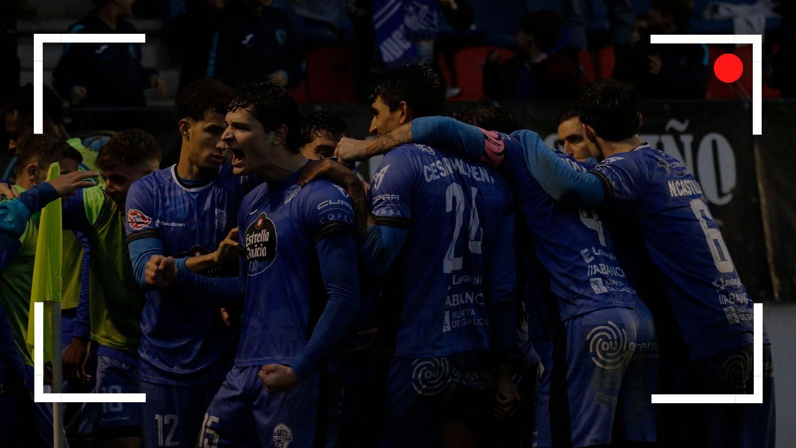 Los jugadores del Ourense CF celebran uno de los goles anotados frente a Unionistas de Salamanca