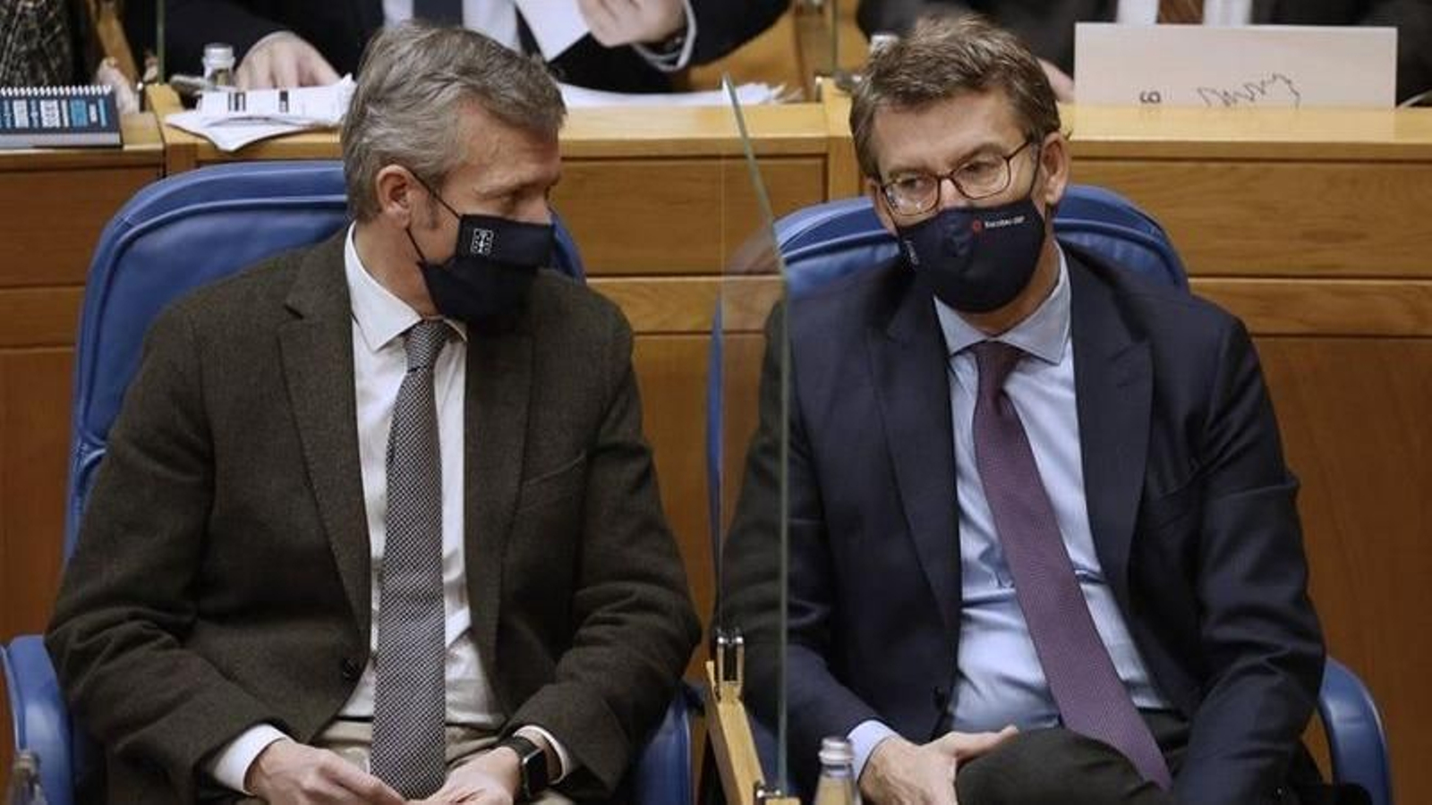El presidente de la Xunta, Alberto Núñez Feijóo (d), y el vicepresidente, Alfonso Rueda, (i). (FOTO: EFE/Lavandeira)