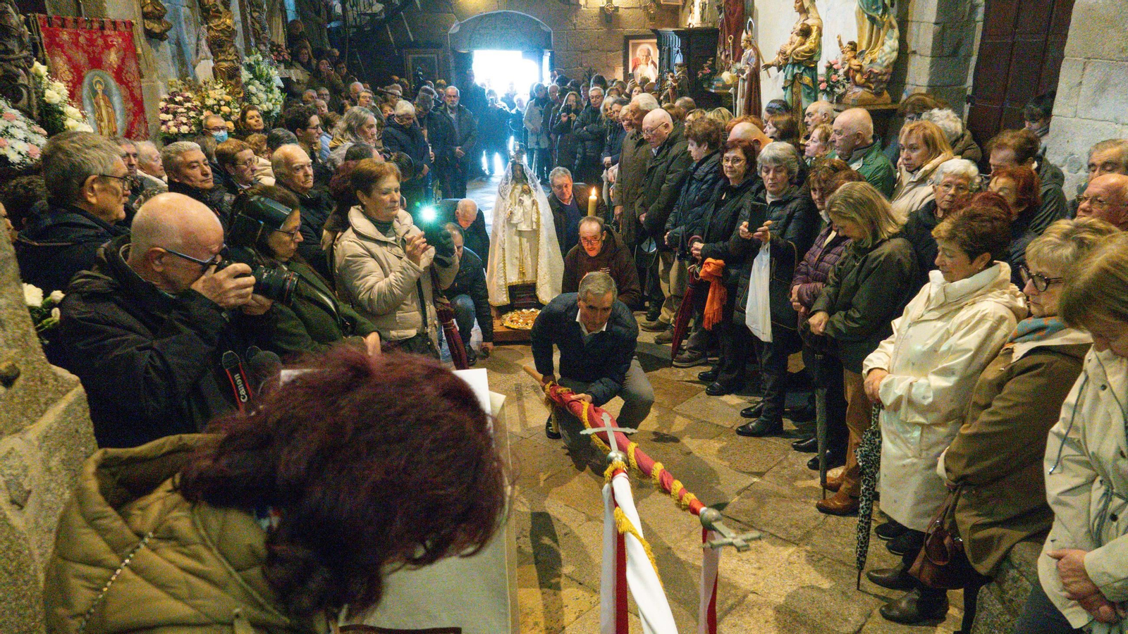Galería | Vigo celebra As Candelas pese a la lluvia