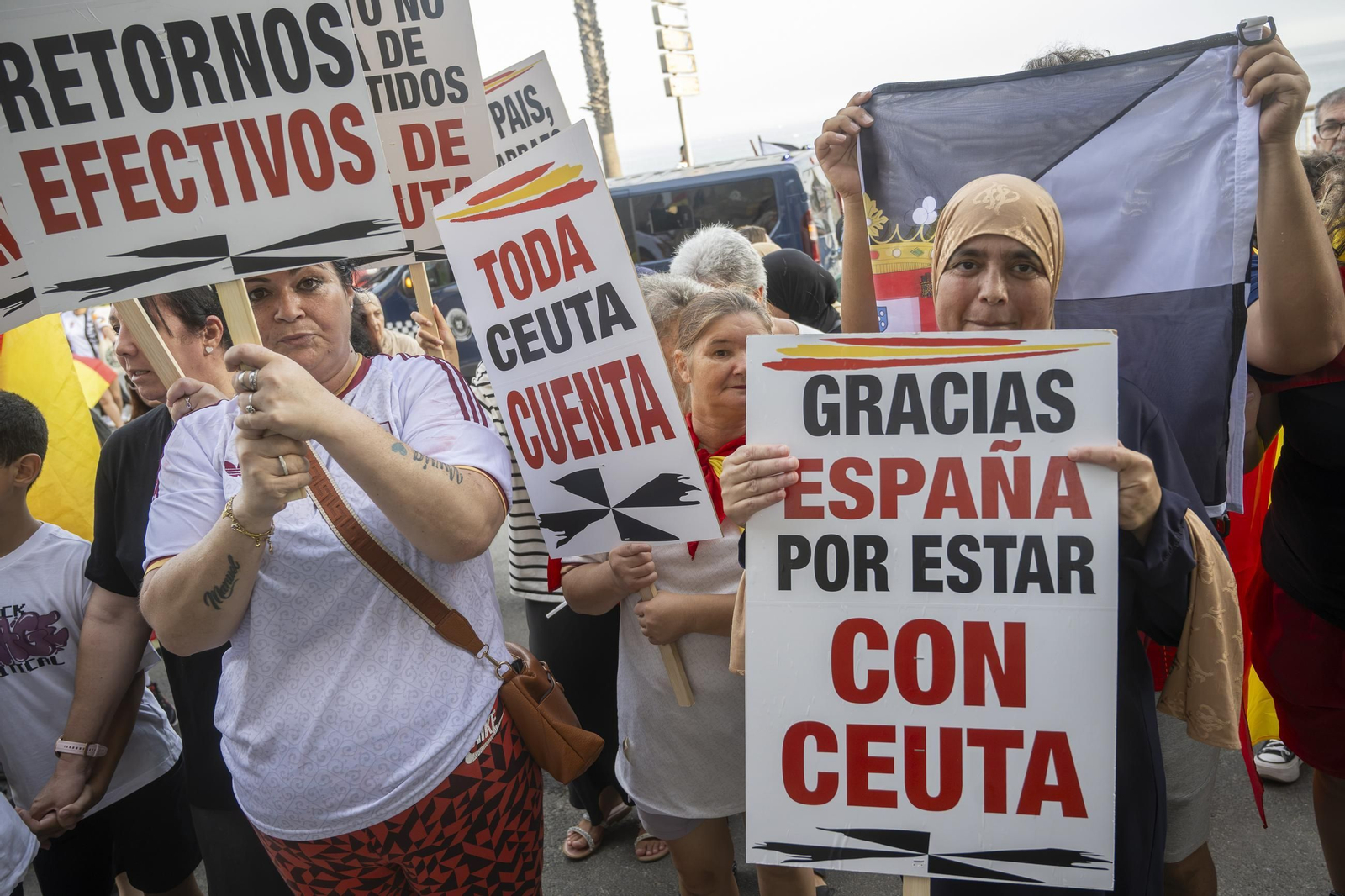 Concentración en Ceuta para protestar por la crisis migratoria con motivo de la celebración del Día de Ceuta.