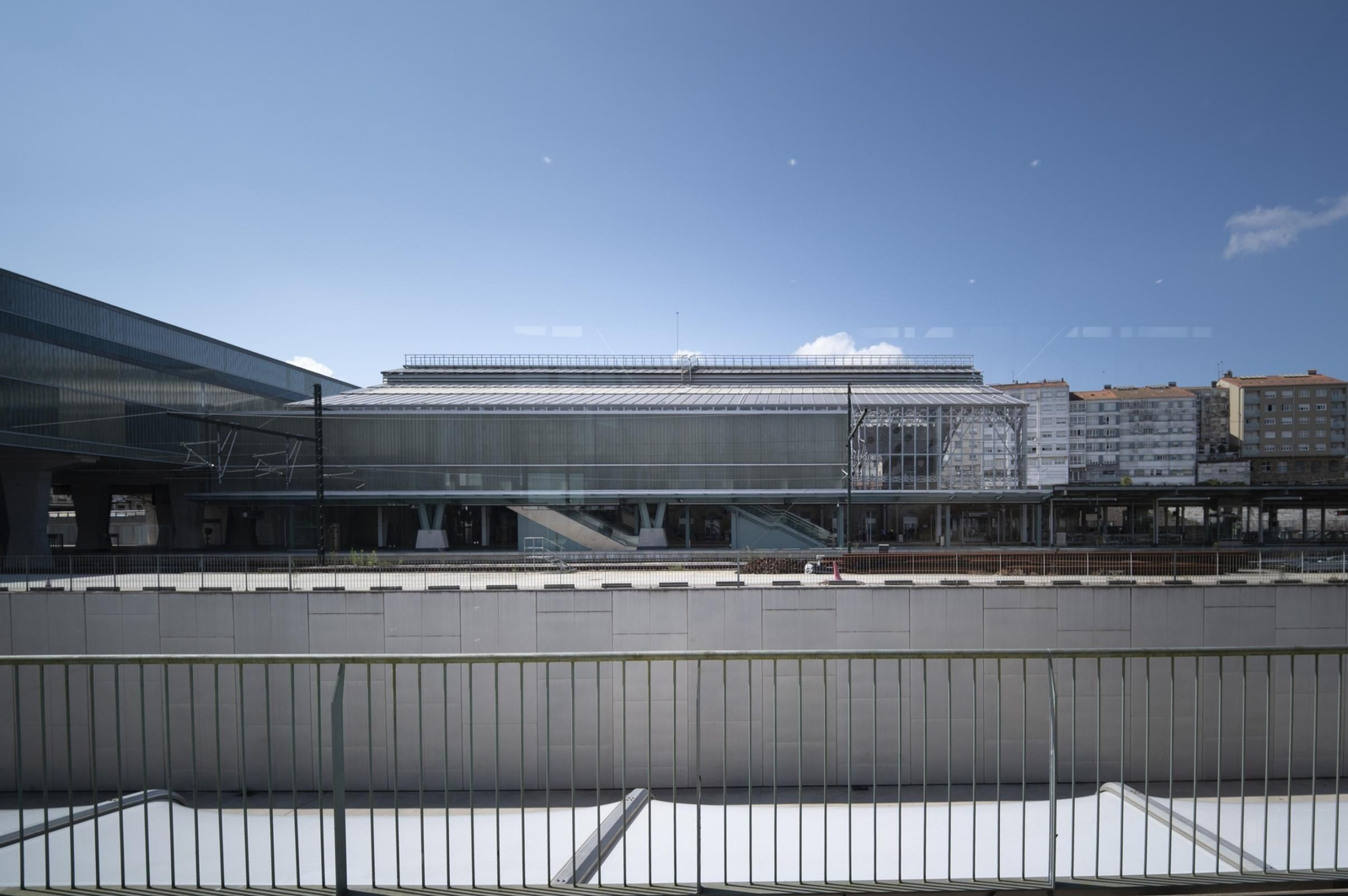Galería | La estación intermodal de Santiago culmina con una moderna galería para los viajeros, en fotos