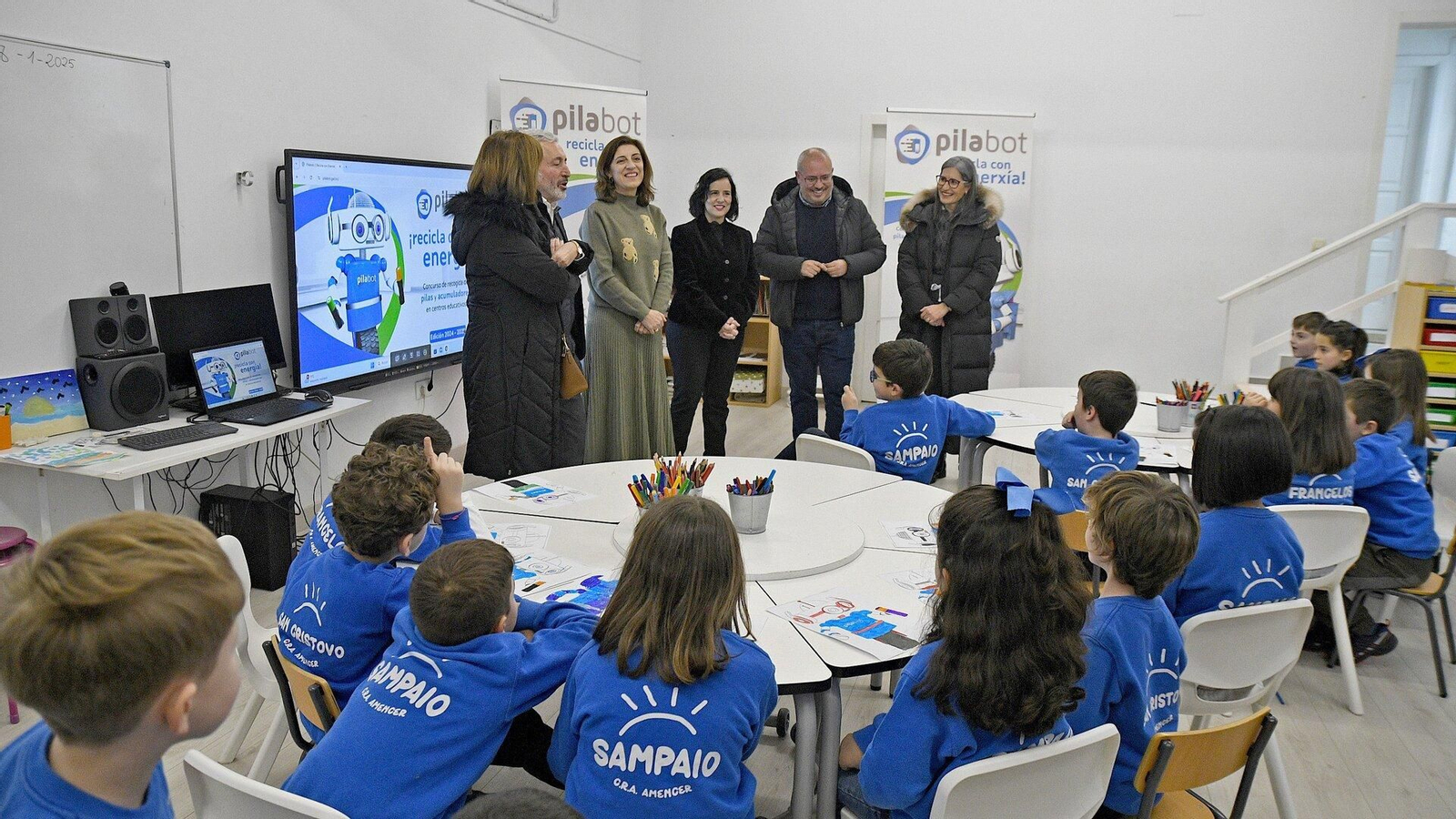 La conselleira de Medio Ambiente, Ángeles Vázquez, en su visita al CRA Amencer.