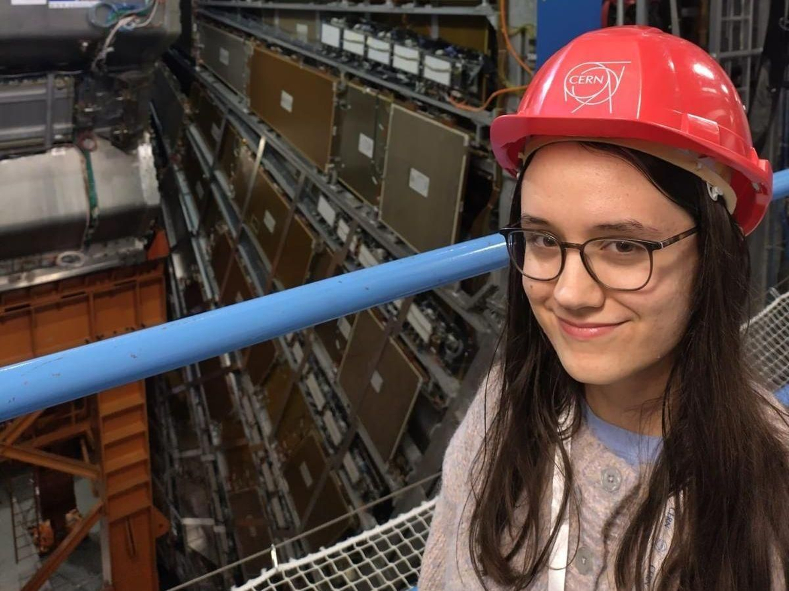 María, en el Colisionador de Hadrones (LHC) del CERN.