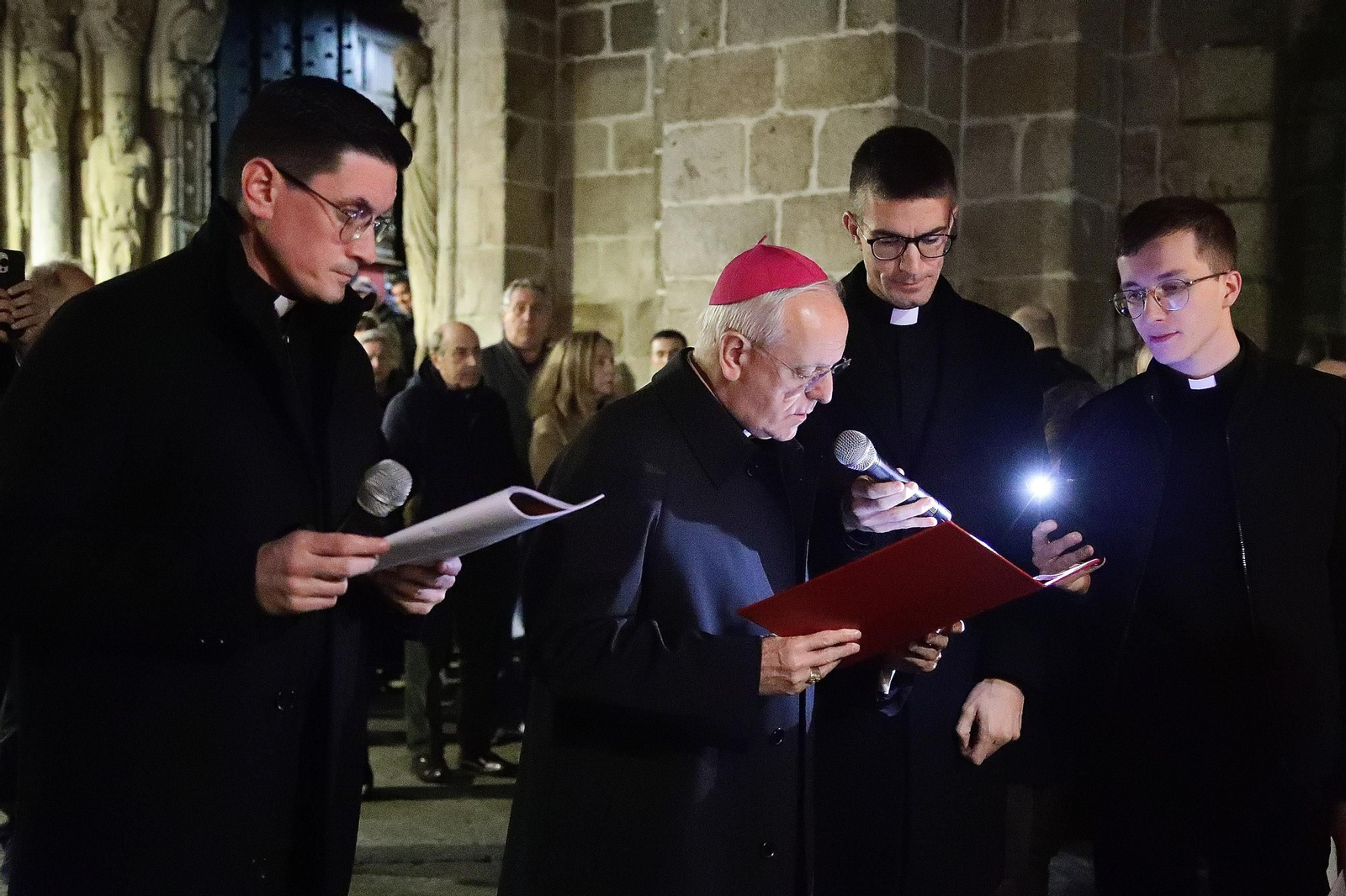 Galería | El via crucis del Cristo de los Desamparados, en fotos