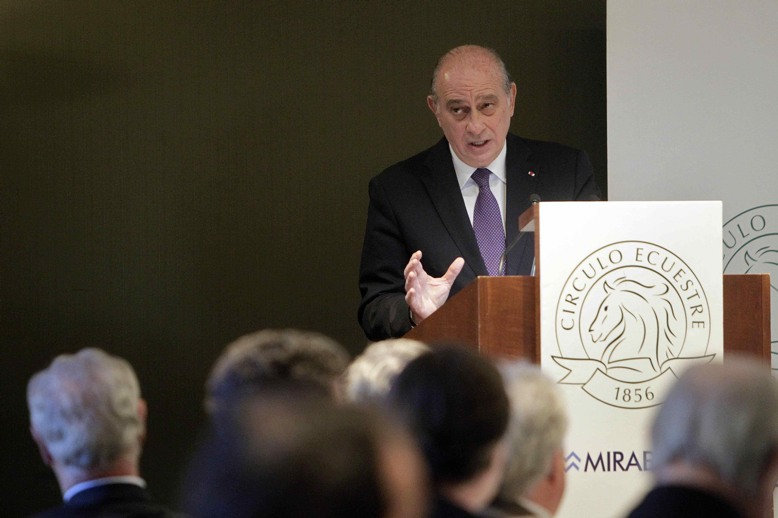 El ministro de Interior, Jorge Fernández Díaz, durante su intervención en el Círculo Ecuestre de Barcelona.
