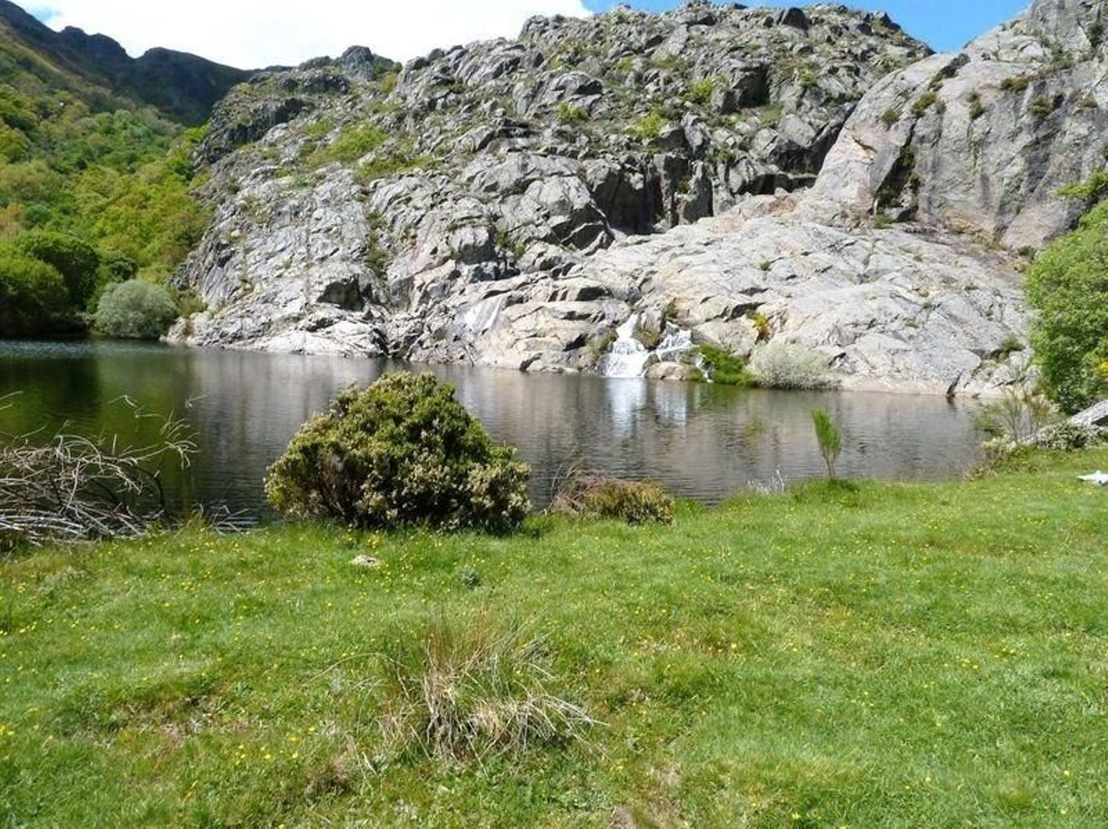 Lagunallo o poza de San Martín, a dos tercios del recorrido por el cañón