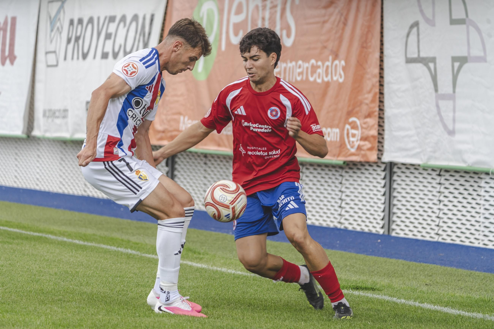 Galería | O Couto disfruta con el estreno de la UD Ourense en Primera Federación, en fotos
