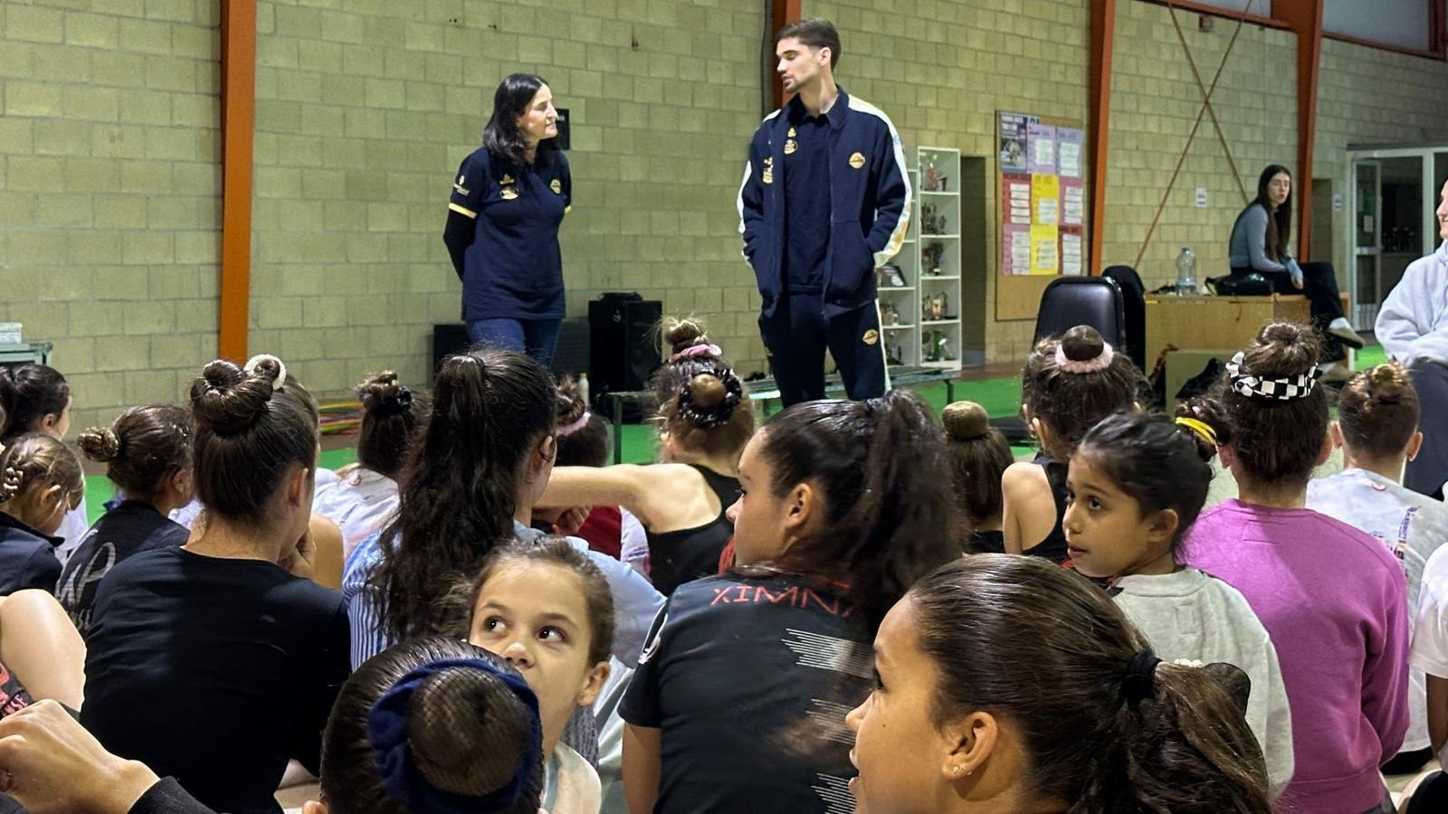 Visita del COB al Ximnasia y Escola Pavillón: deporte, gimnasia y motivación para los más jóvenes