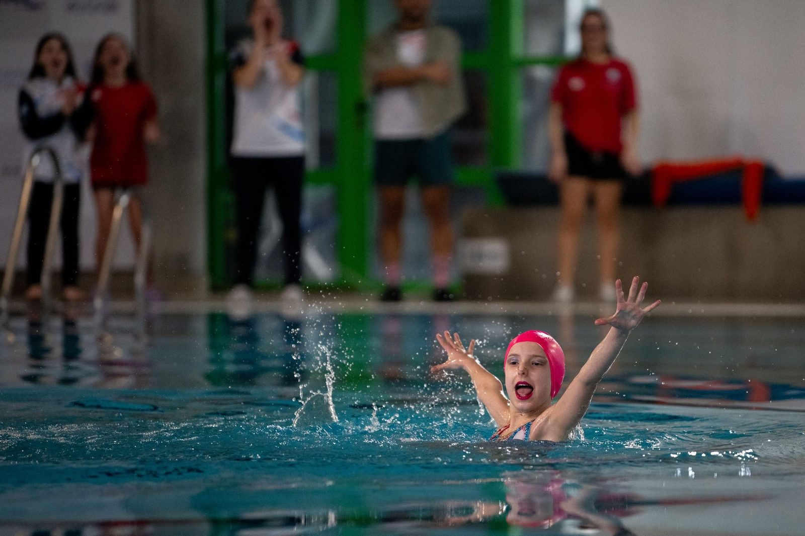 Galería |  La natación artística celebra su Campeonato Gallego de Invierno en Os Remedios