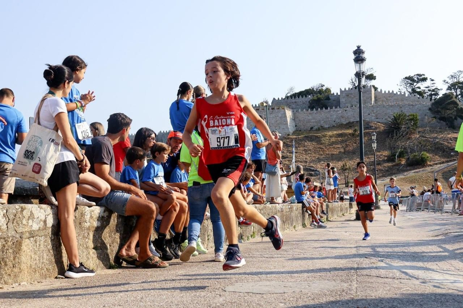 Galería | Más de 1.300 personas corren y caminan por Baiona
