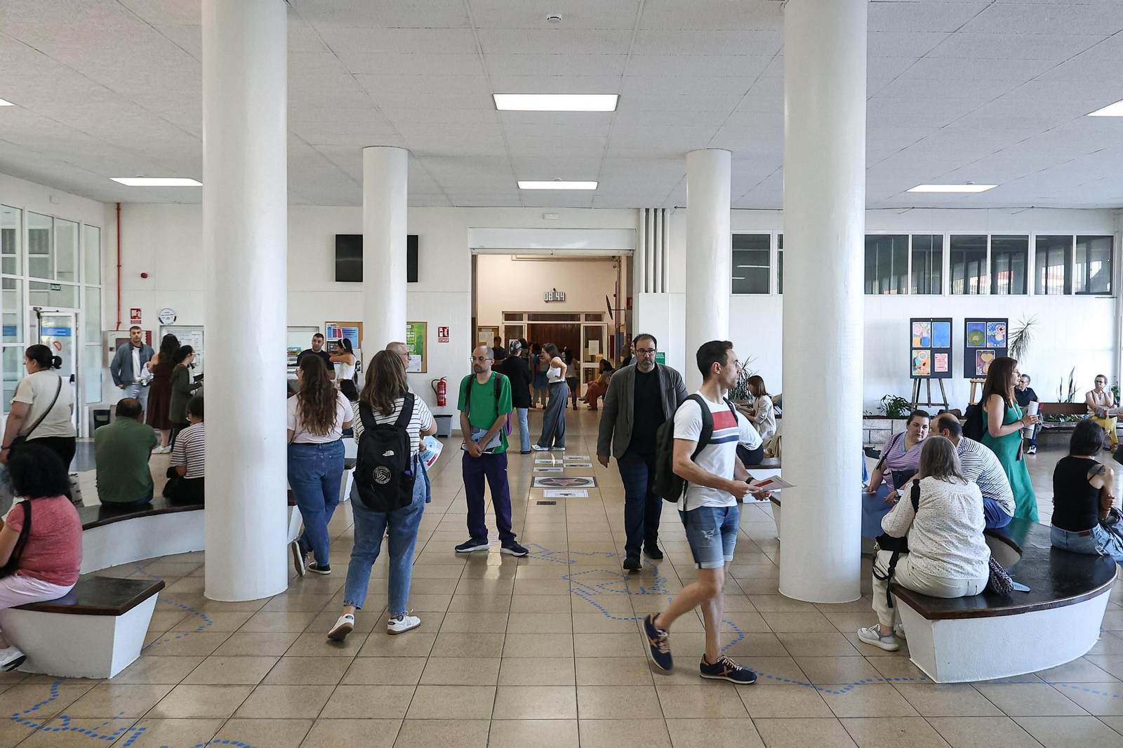 Galería | Más de 2.000 personas buscan plaza en las oposiciones de Educación en Vigo
