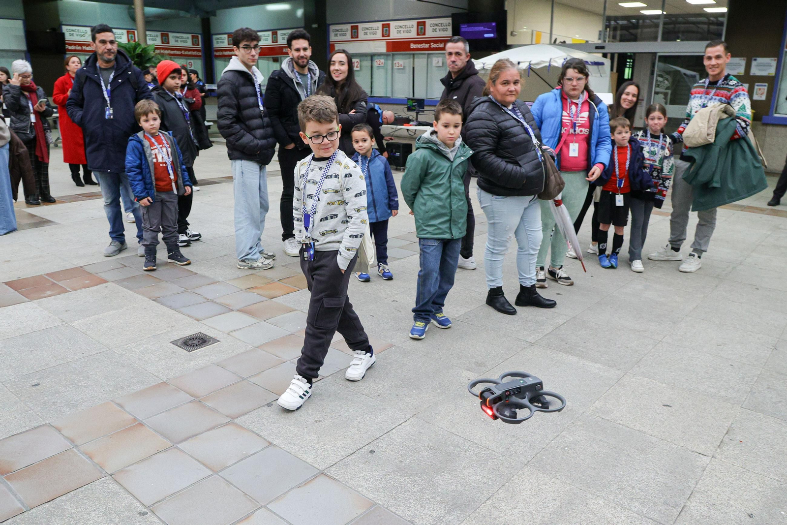 Galería | Niños y mayores descubren el trabajo de la Policía Local de Vigo