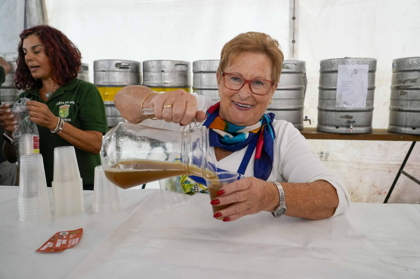 Galería | La Festa da Sidra triunfa en Bembrive con 1.000 litros repartidos