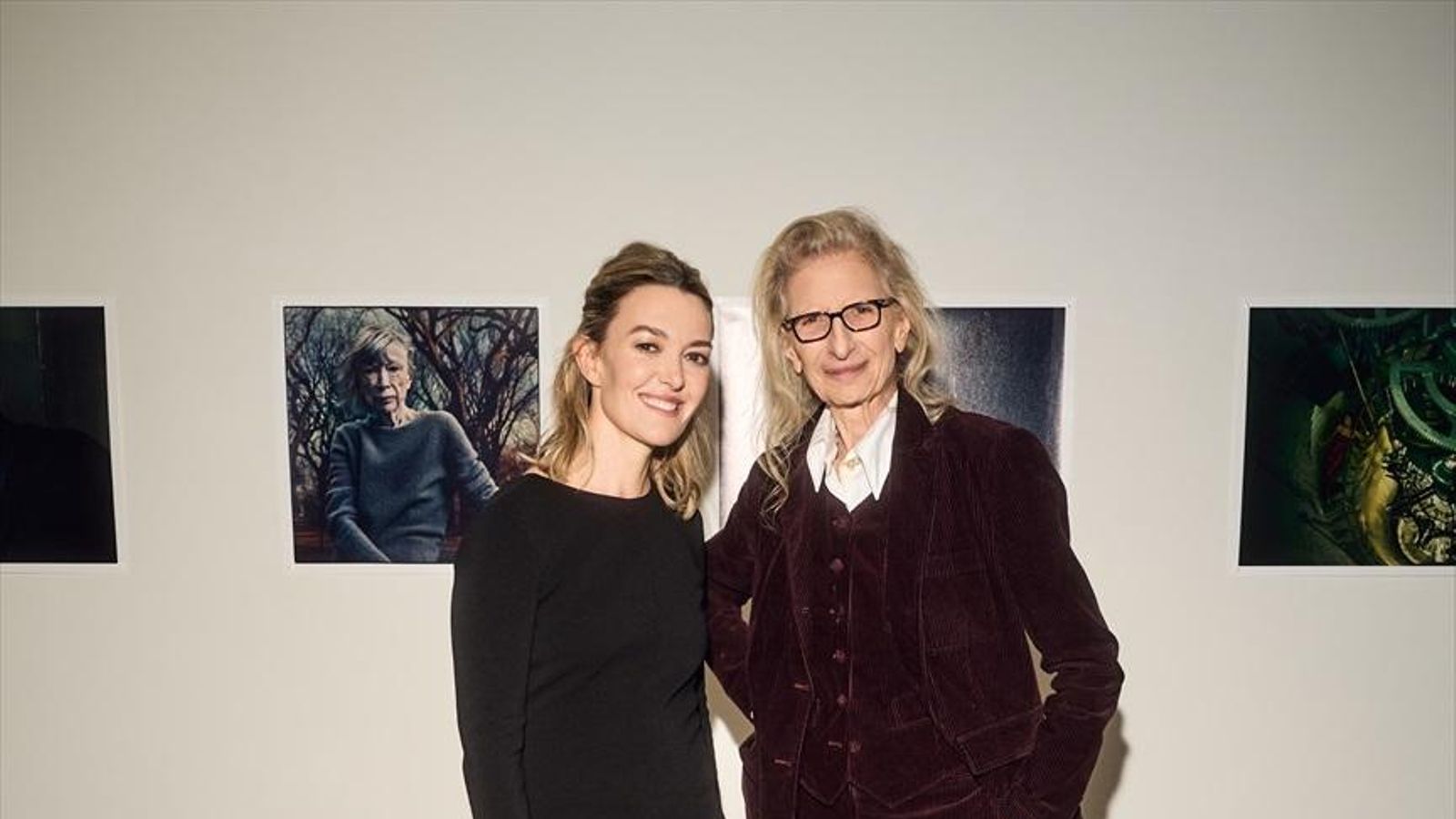 EuropaPress 7112618 marta ortega artista annie leivobitz preinauguracion exposicion wonderland