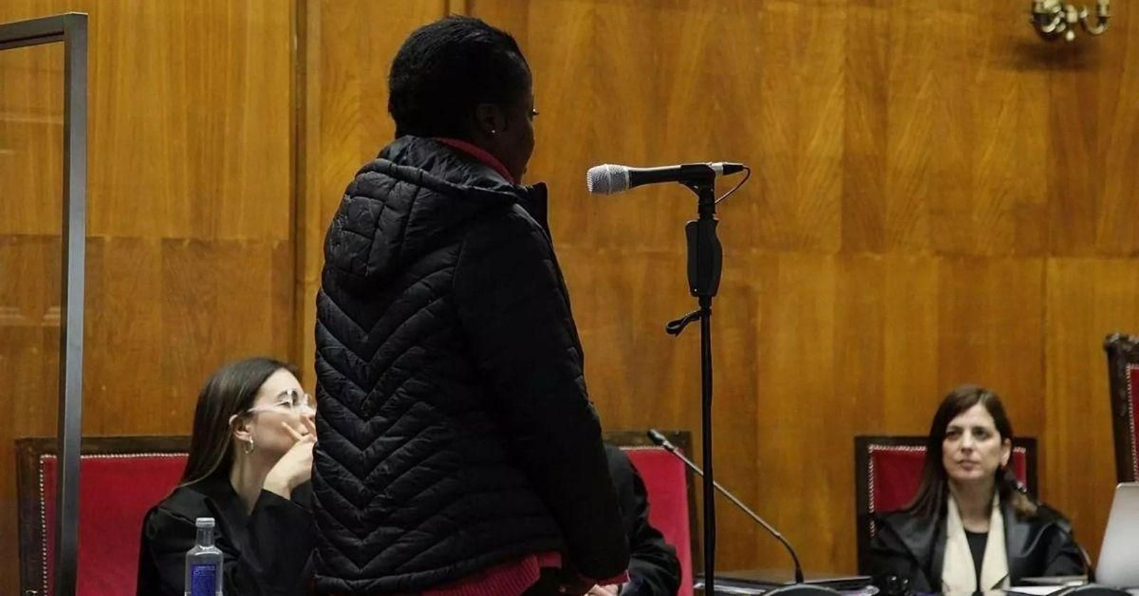 Fátima A. declarando en la Audiencia Provincial por el crimen de Leticia Sanabria
