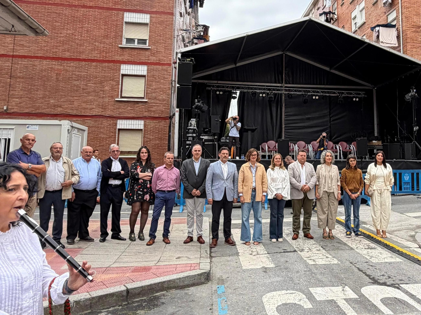 El secretario xeral da Emigración junto a representantes de la colectividad en el País Vasco