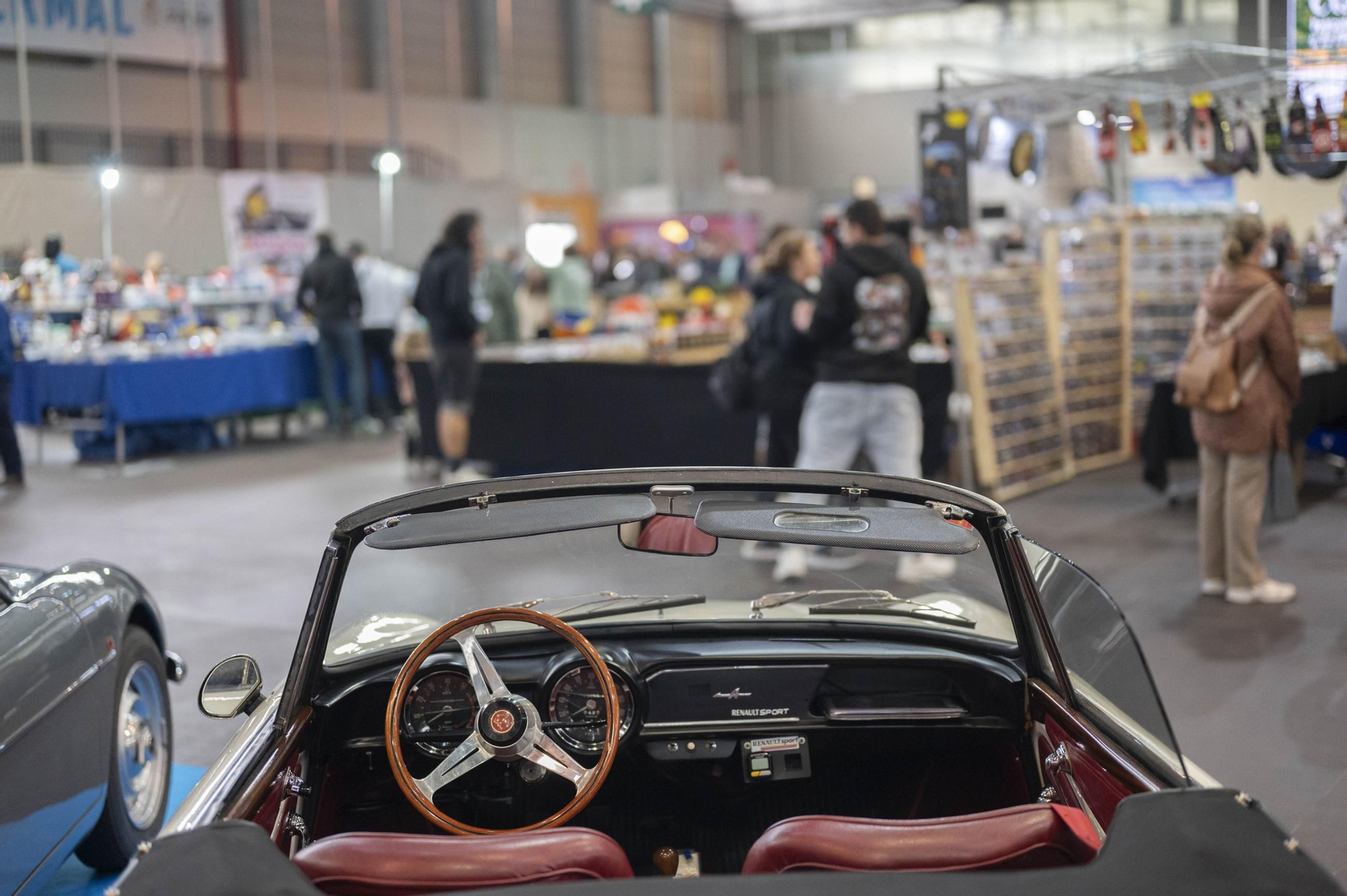 Galería | Expourense retrocede varias décadas con la belleza de los coches clásicos