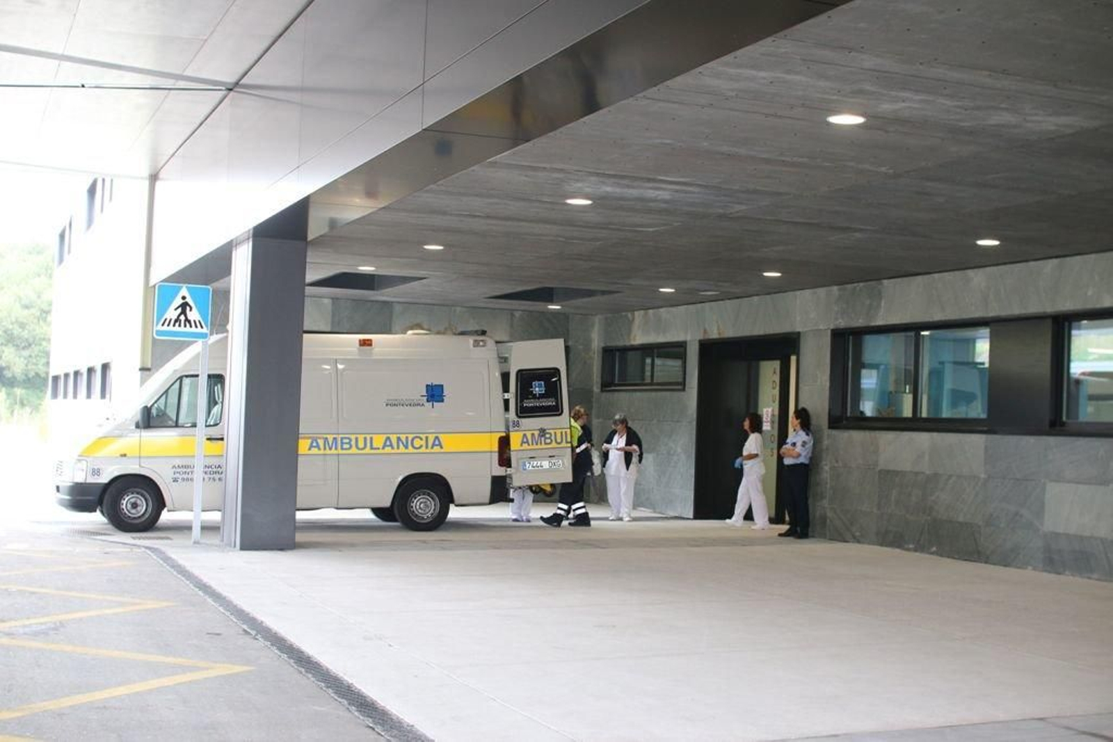 Ayer se trasladaron al Álvaro Cunqueiro a 45 pacientes de Cardiología y Neurología que estaban ingresados en el Xeral y el Meixoeiro