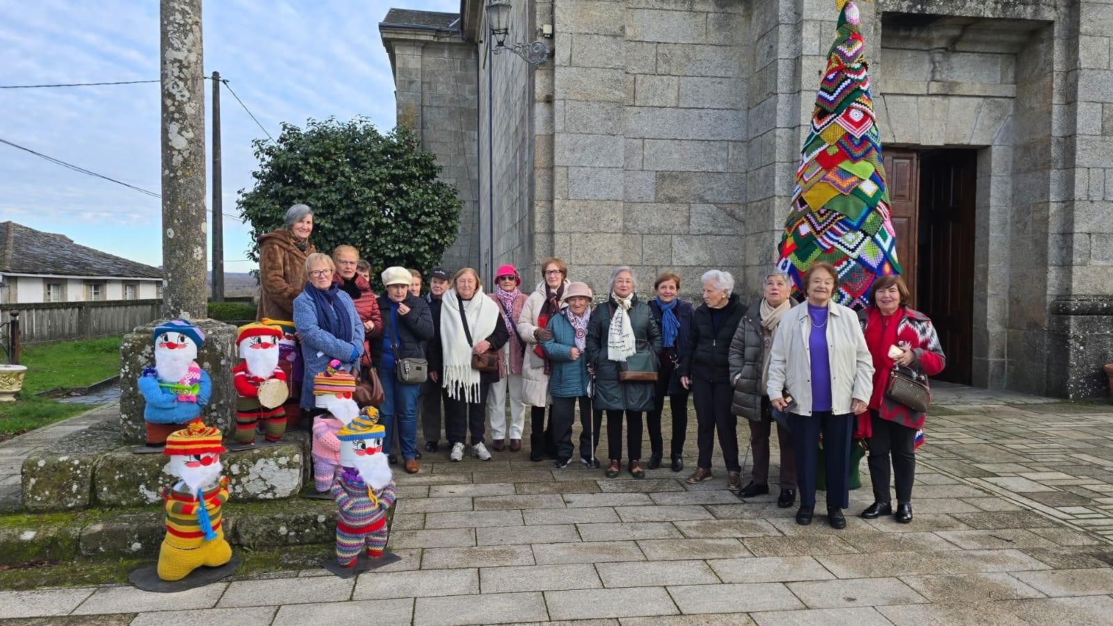 Galería | Castro Caldelas teje la Navidad punto a punto