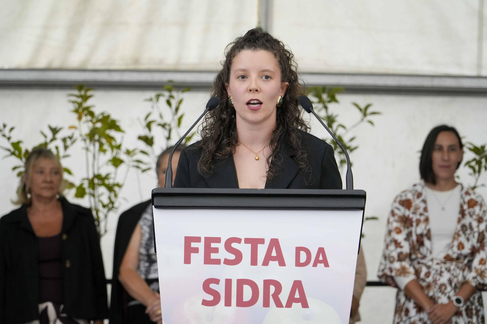 Galería | La Festa da Sidra triunfa en Bembrive con 1.000 litros repartidos