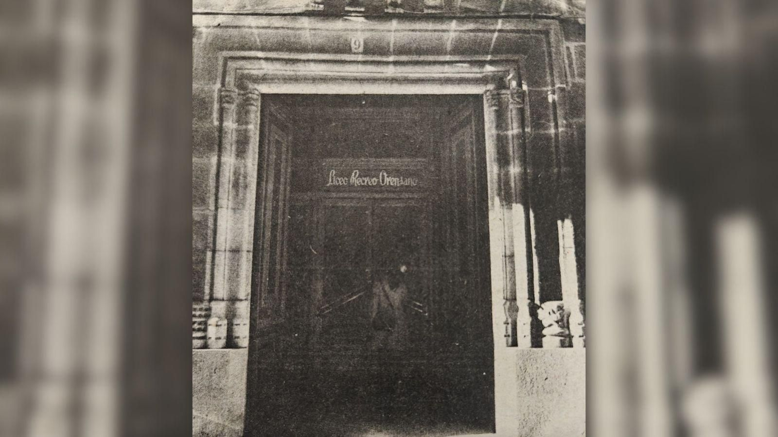 La entrada principal del Liceo.