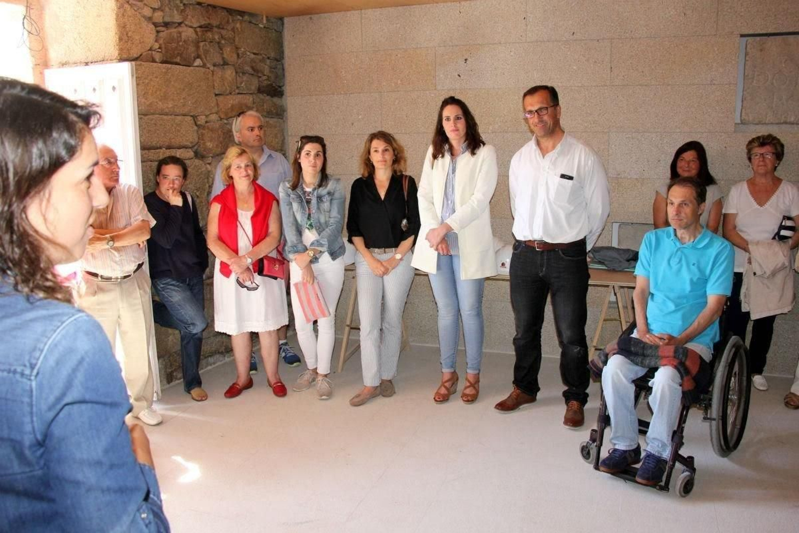 El alcalde y los concejales durante la visita guiada a las nuevas instalaciones.