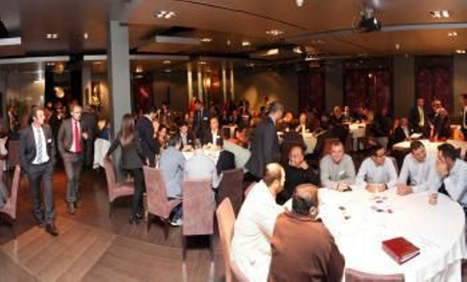 La reunión de constitución del grupo vigués BNI Networking fue ayer en las Siete Torres.