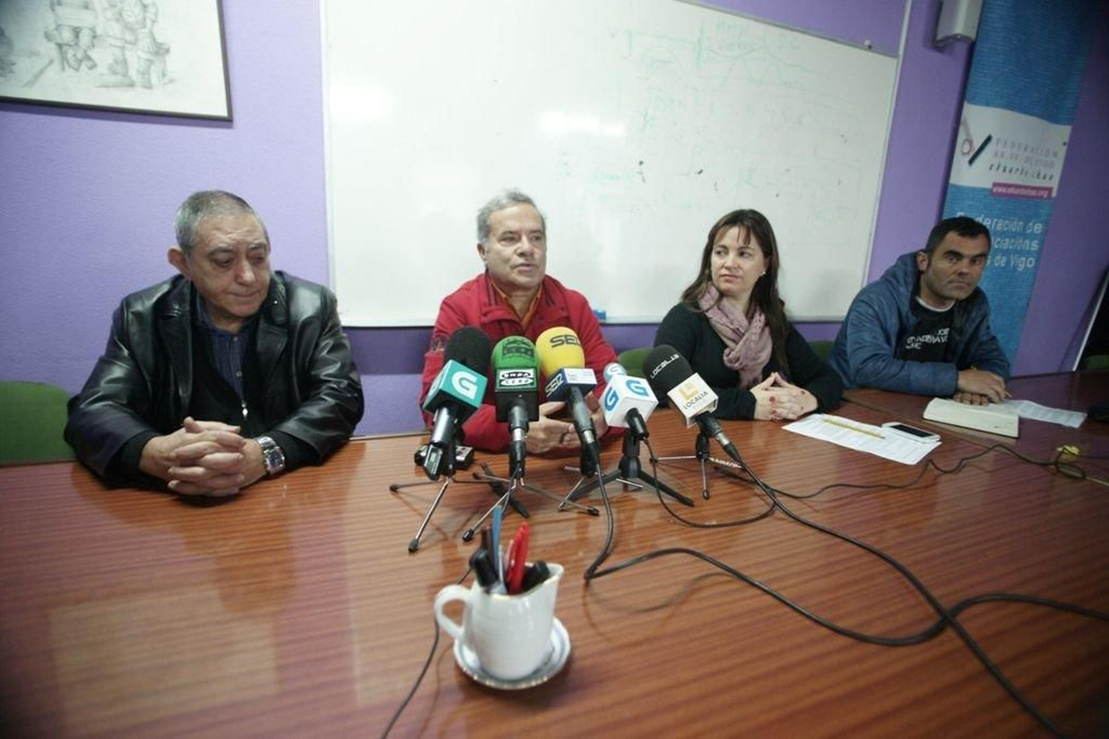 Portavoces de vecinos de Matamá y la presidenta de la federación.