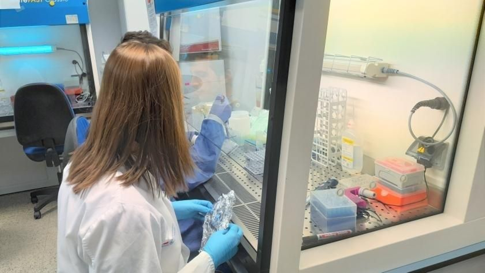 Investigadores en un laboratorio