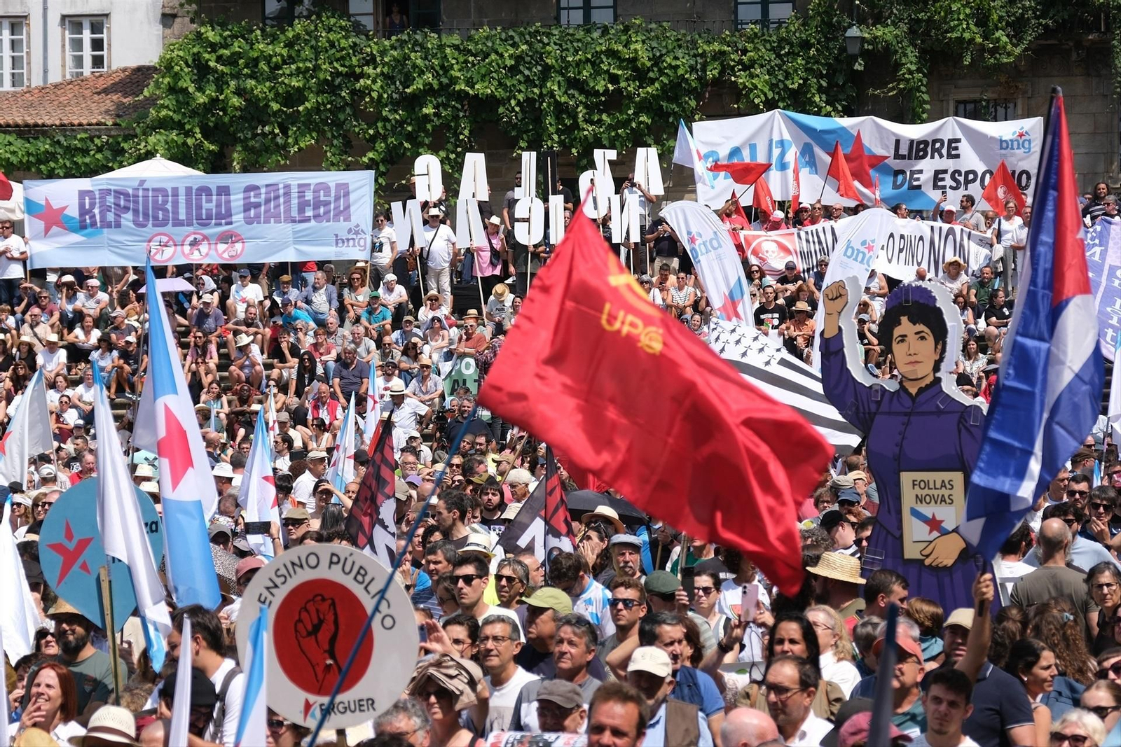 Galería | Santiago vive la Ofrenda al Apóstol y la manifestación del BNG