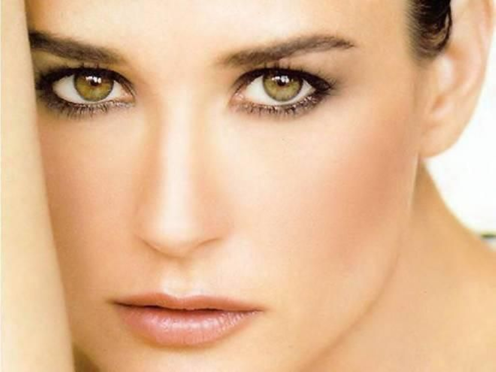 Demi Moore con maquillaje