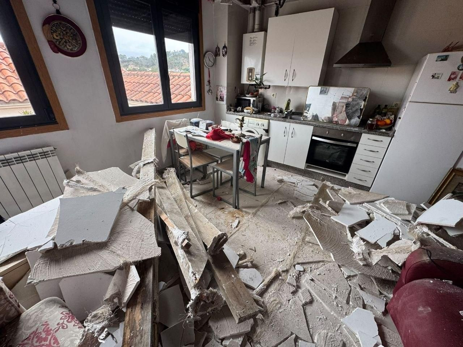 Salvada por unos segundos al desplomarse el techo de su vivienda en Barbadás