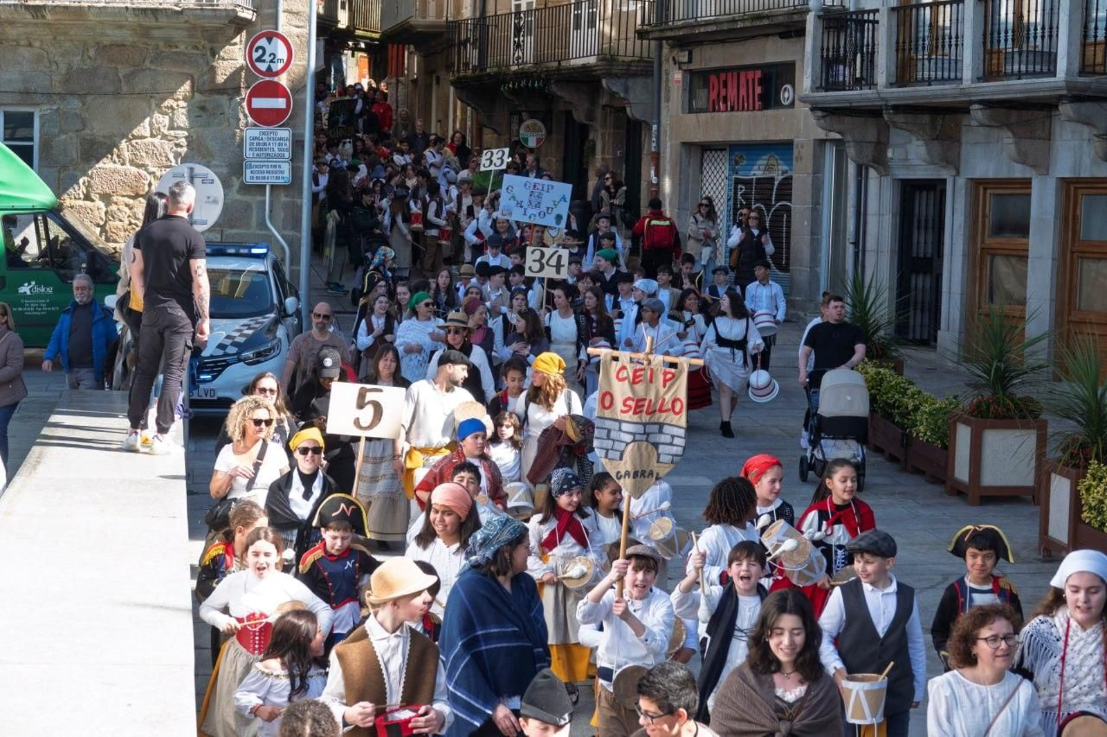 Galería | Cientos de niños toman Vigo por la Reconquistiña