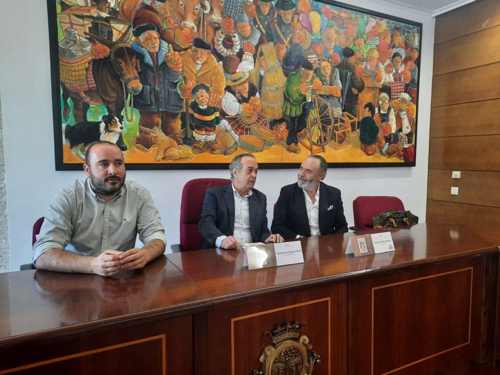 Diego Fernández, Francisco Fumega e José Luis Teófilo, onte no salón de plenos.