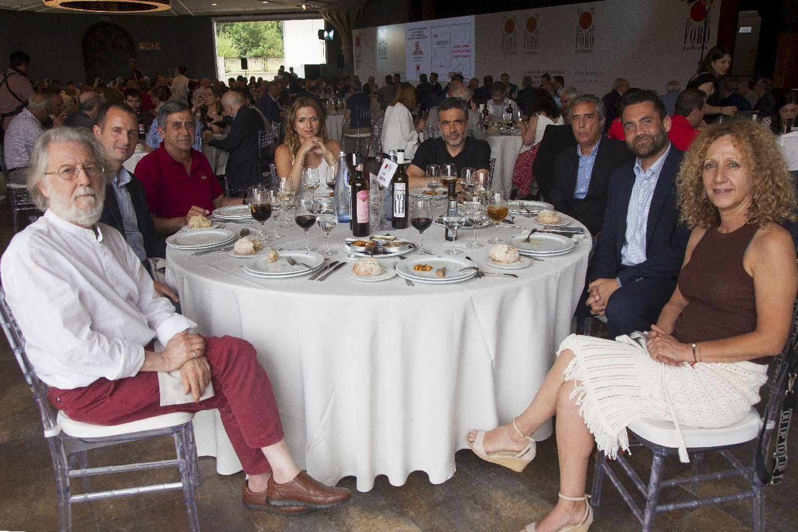 Río Barxa:
Xose Peroxo; escritor y colaborador de La Región; Samuel Vázquez; director de Iuvenor; Adolfo González; Teniente de Alcalde en Concello de Amoeiro; Marina Vaz; coordinadora PsdG Comarca de Verín; Xosé Carballo; periodista; Santiago Ordóñez; promotor de Telemiño; David Fernández; comercial Pymes de Bankinter; Patricia Cortés; departamento comercial de La Región. 
Foto: Miguel Angel