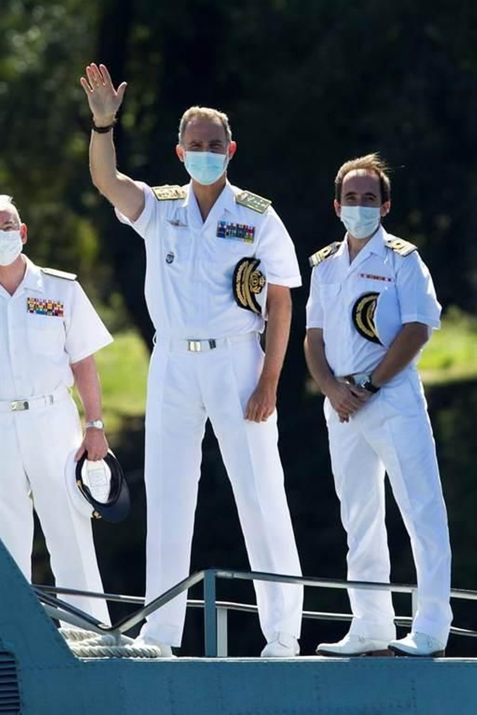 Tui recibe con aplausos al Rey en su visita a Comandancia Naval del Miño 9