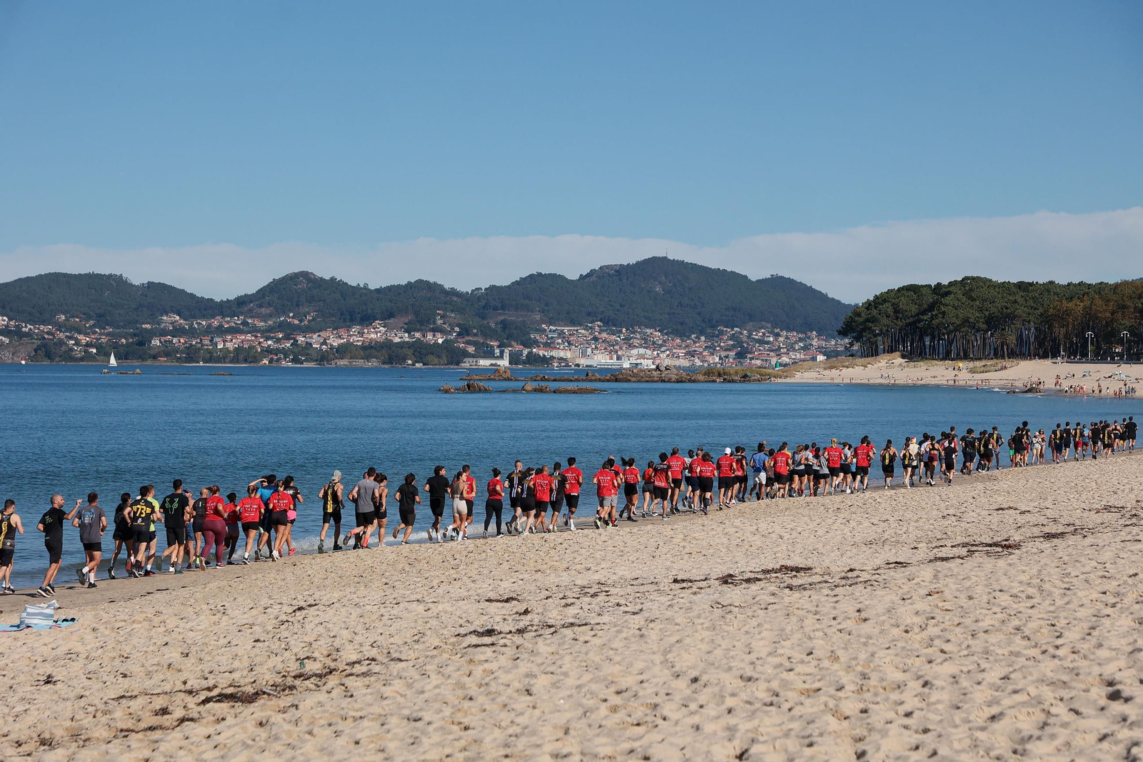 Galería | Samil se llena de deportistas por el Desafío Boot Camp
