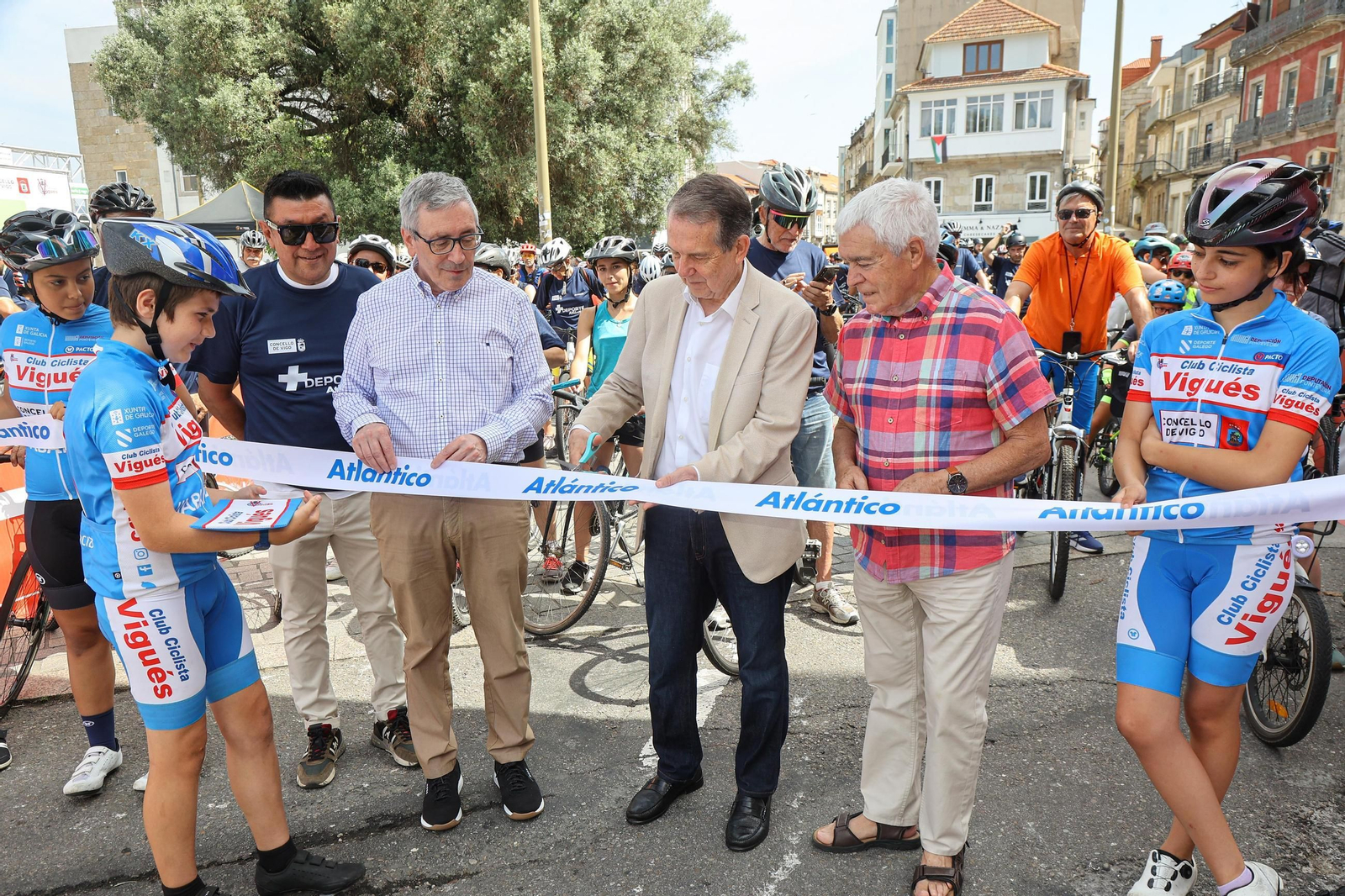 Galería | El ciclismo toma Vigo con la primera edición del Día de la Bici de Atlántico