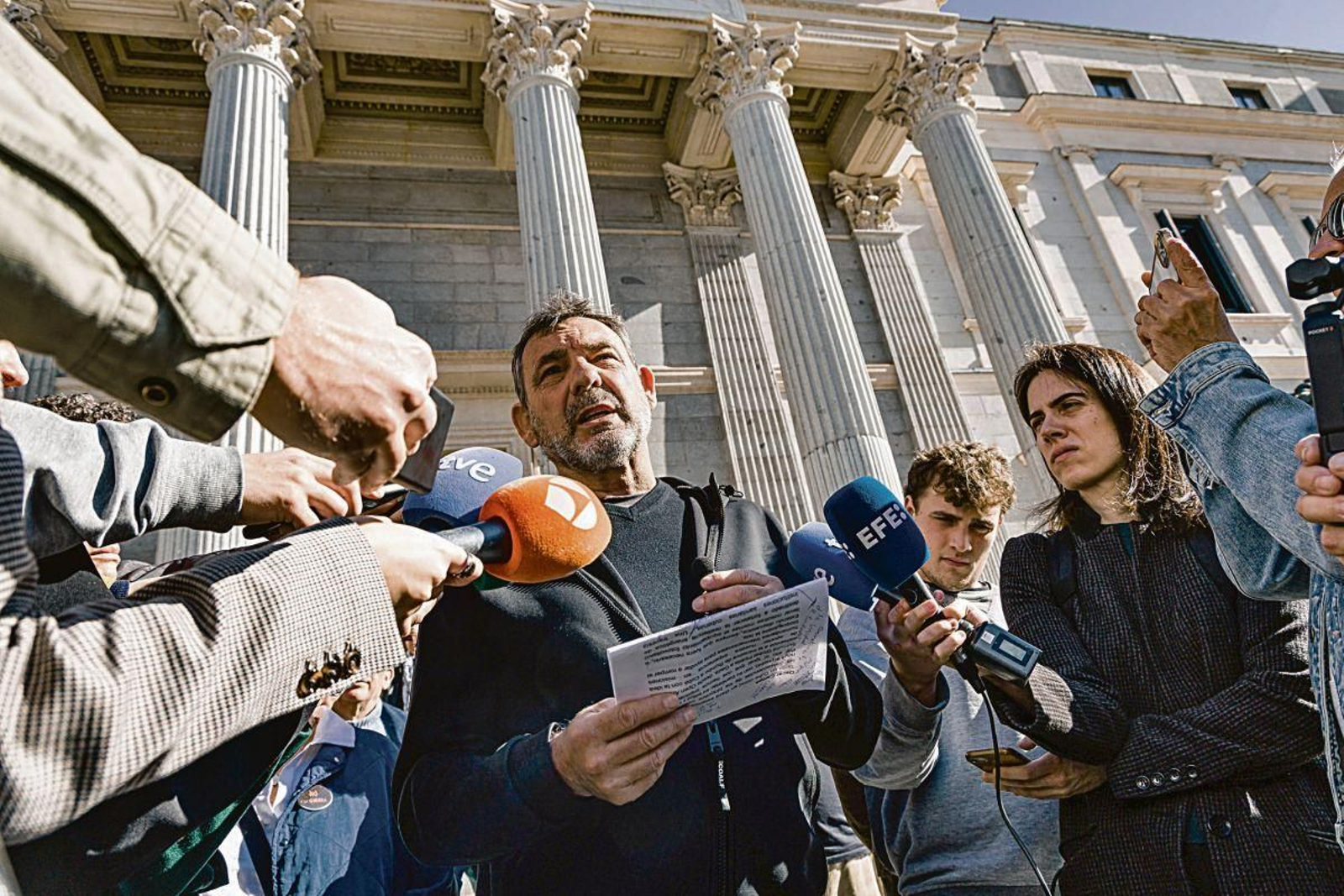 El fundador de Open Arms, Oscar Camps, ofrece declaraciones frente al Congreso de los Diputados.