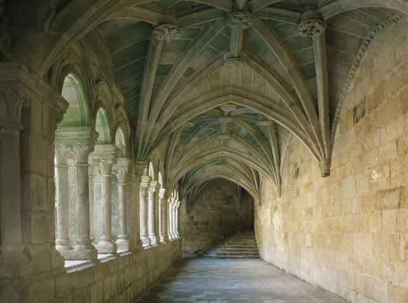 Vista del interior del Parador de Santo Estevo.
