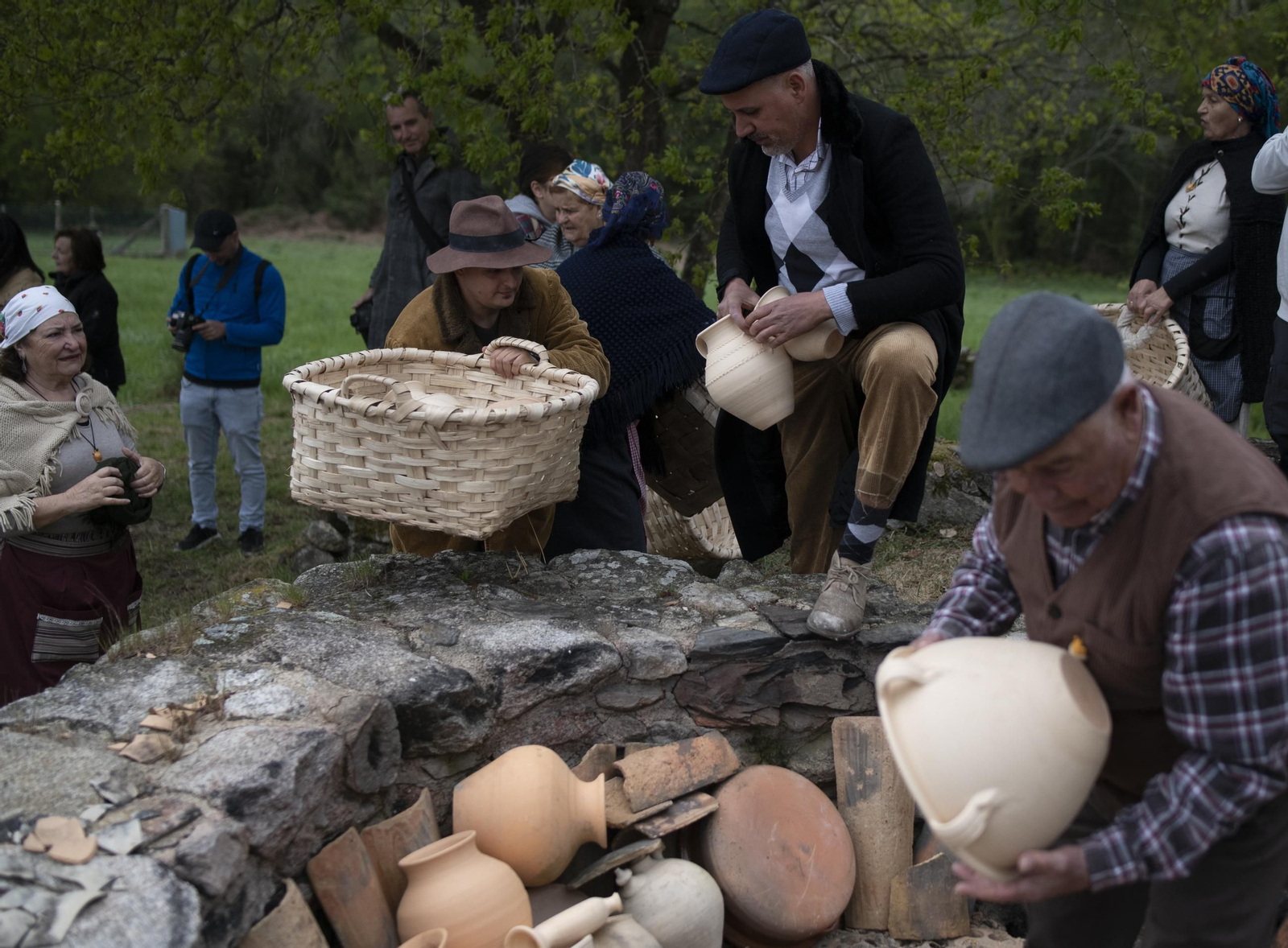 Galería | Niñodaguia reivindica o saber  e legado do oficio cacharreiro