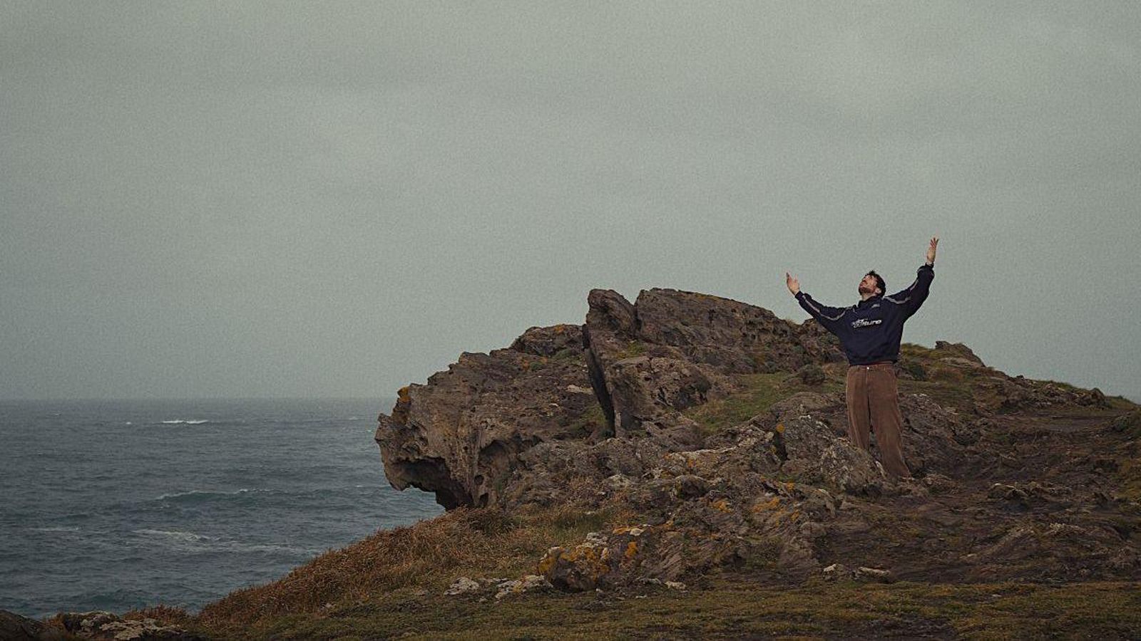 “Voltar sempre (1.100 km)”, toda unha declaración de Dani Piñeiro, convertida tamén en videoclip.