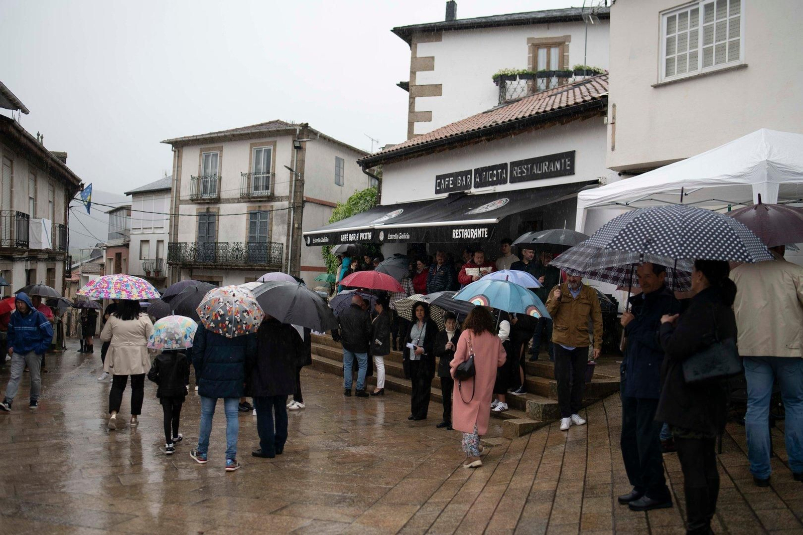 A pesar de la jornada tan lluviosa había ambiente para el evento.